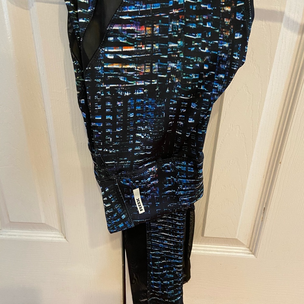 Never worn full length Reebok leggings.